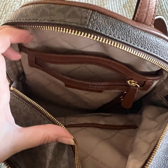 Perfect condition! Michael Kors book bag- mid size. - Picture 5 of 9